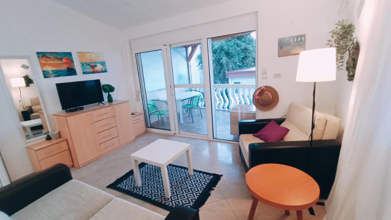 Beach Apartment With Beach Chairs N.1 Утьеха Номер фото